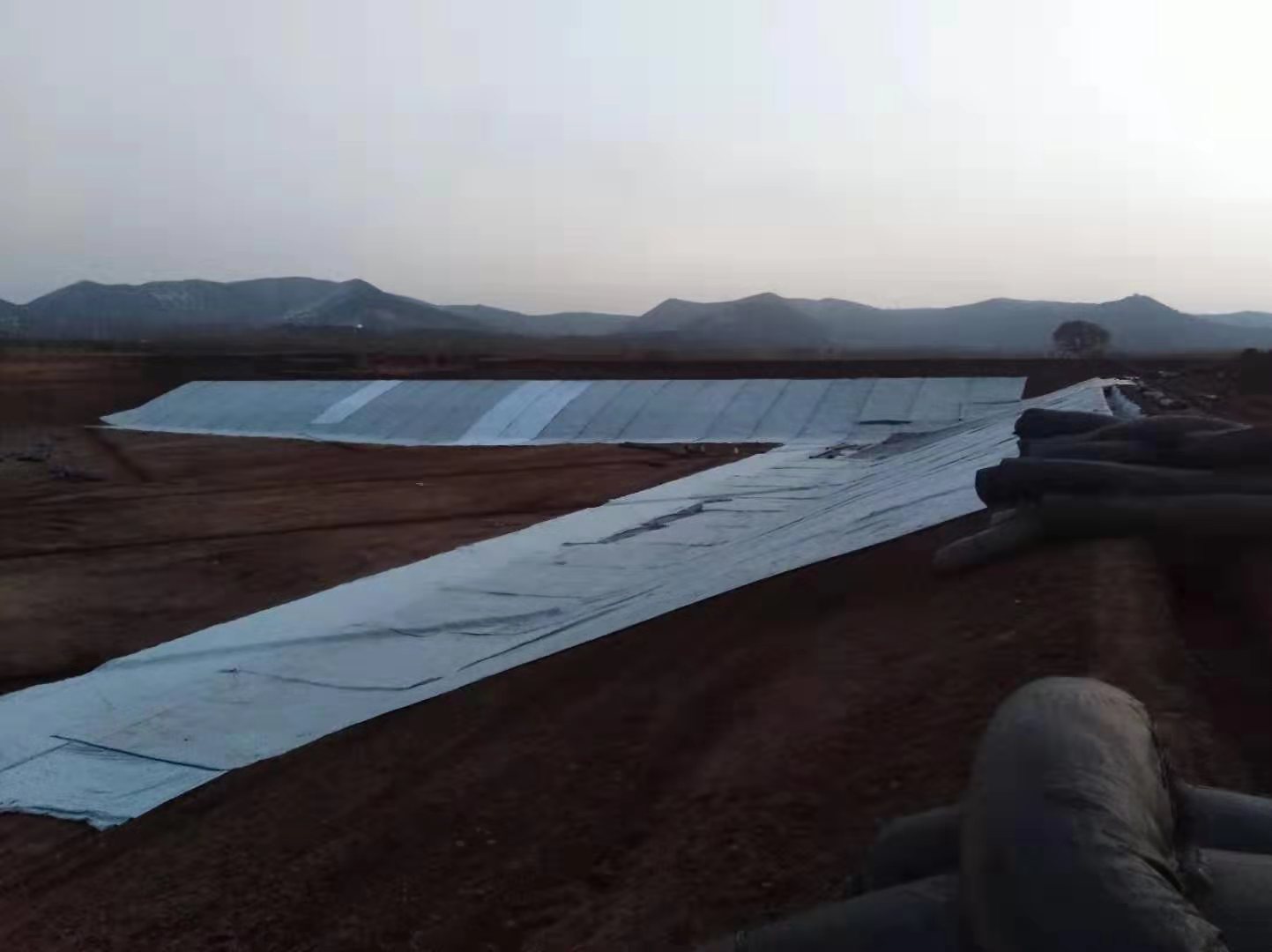 复合式衬砌层间橙子视频app在线下载布初期支护渗水的途径