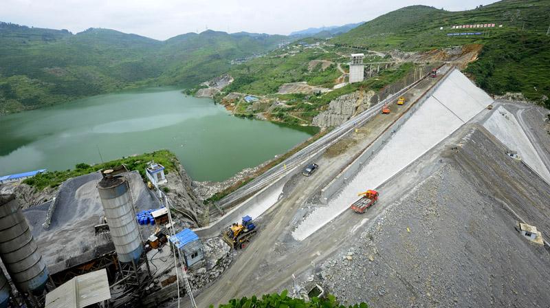 混凝土板和块石的橙子视频app在线下载布滤层护坡防护措施