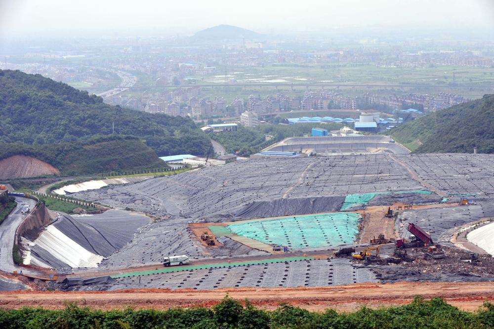 垃圾填埋场防渗结构和边坡防渗结构用什么规格橙子视频app在线下载膜